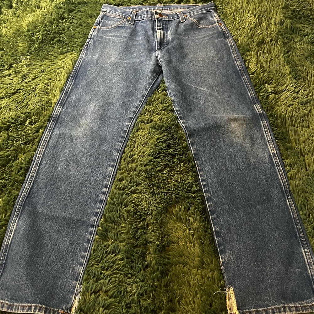 Unisex Wrangler jeans in size 32x32